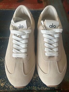 Alo tennis shoes- read description